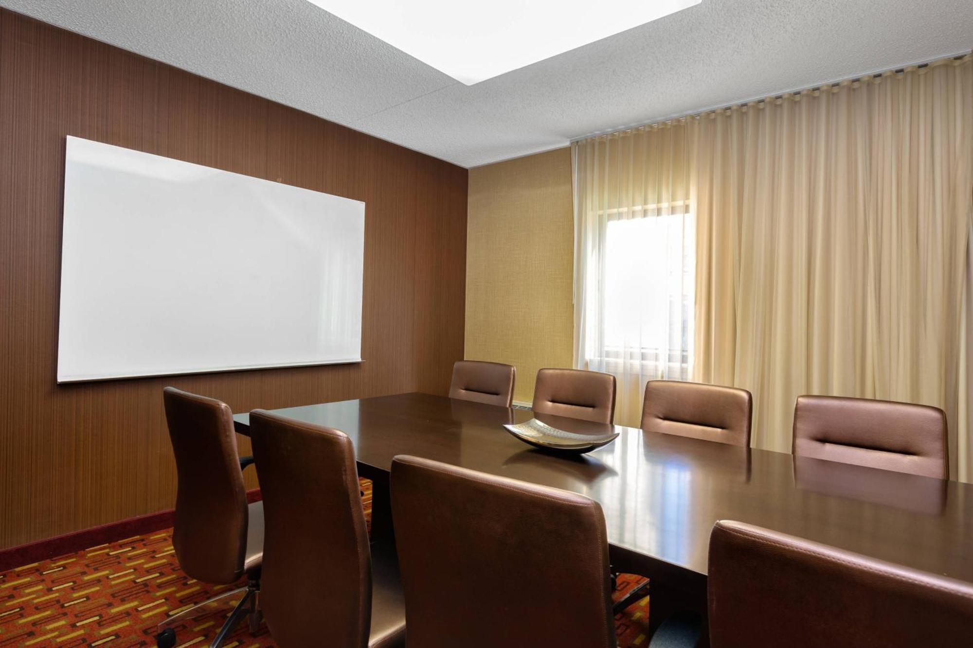 Courtyard By Marriott Dallas-Fort Worth/Bedford Exteriér fotografie